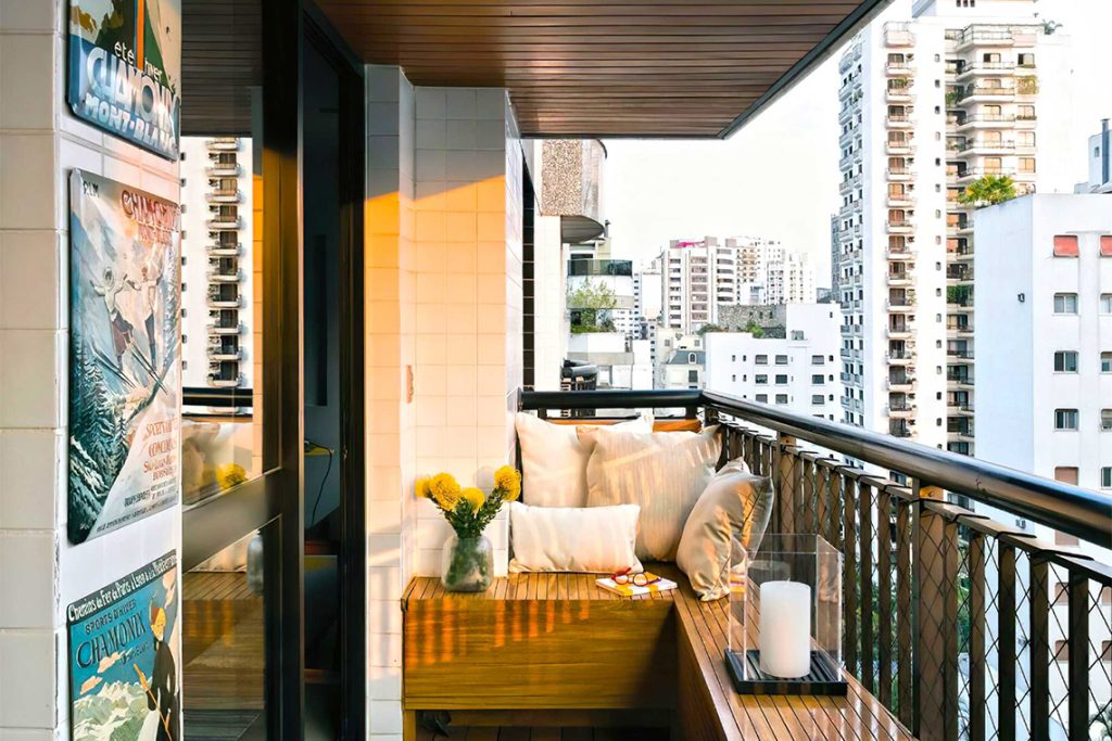 Дизайн-проект: теплый интерьер в современном стиле с двумя балконами
