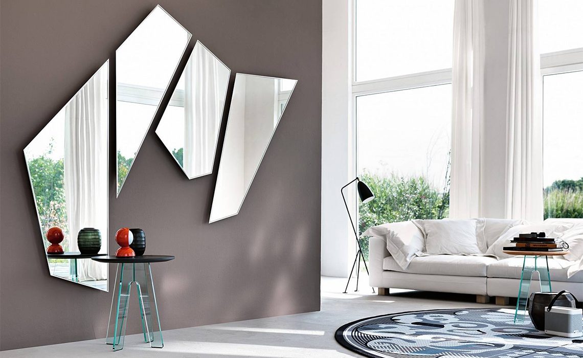 Зеркальная стена в интерьере: сплошные стены, декоративные приёмы, фото-примеры