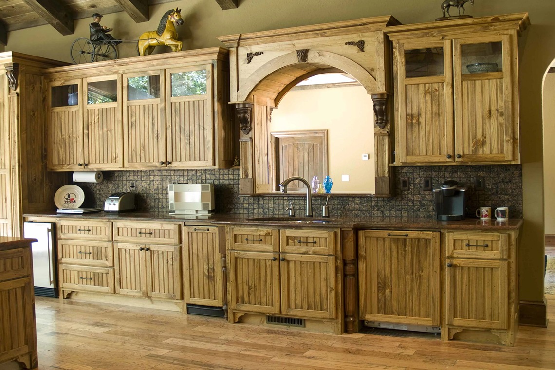 деревянная кухня в интерьере