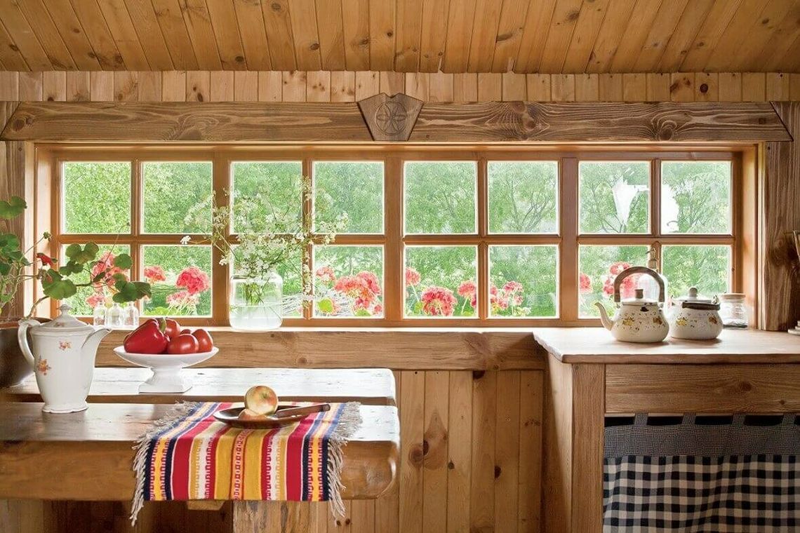 окно в летней кухне на даче