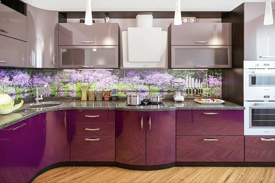 дизайн кухни из акрила фиолетовых тонов