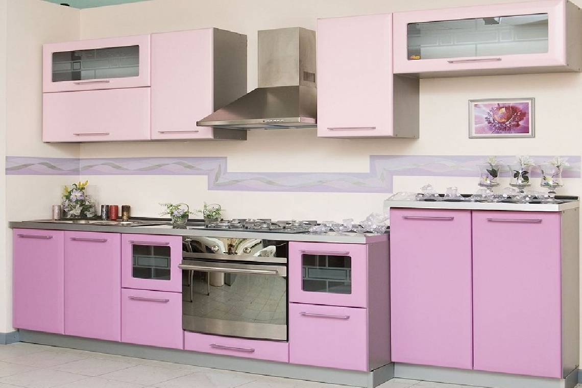 розово-белая кухня в интерьере